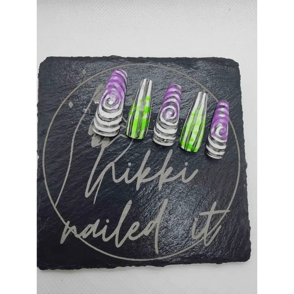 Beetlejuice Nails UK | Luxury 10pc Artificial Press On Nail Set | Reusable Green & Purple Nails - Nikki Nailed it