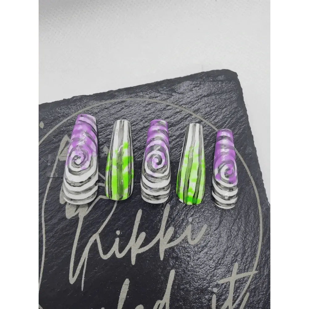 Beetlejuice Nails UK | Luxury 10pc Artificial Press On Nail Set | Reusable Green & Purple Nails - Nikki Nailed it