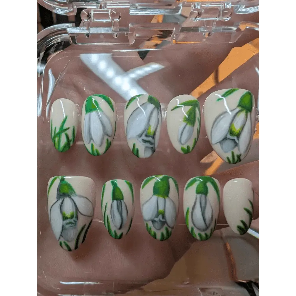Custom Realistic Flower Nails | Luxury Reusable 10pc Nail Set | Personalizable Artificial Nails UK - Nikki Nailed it