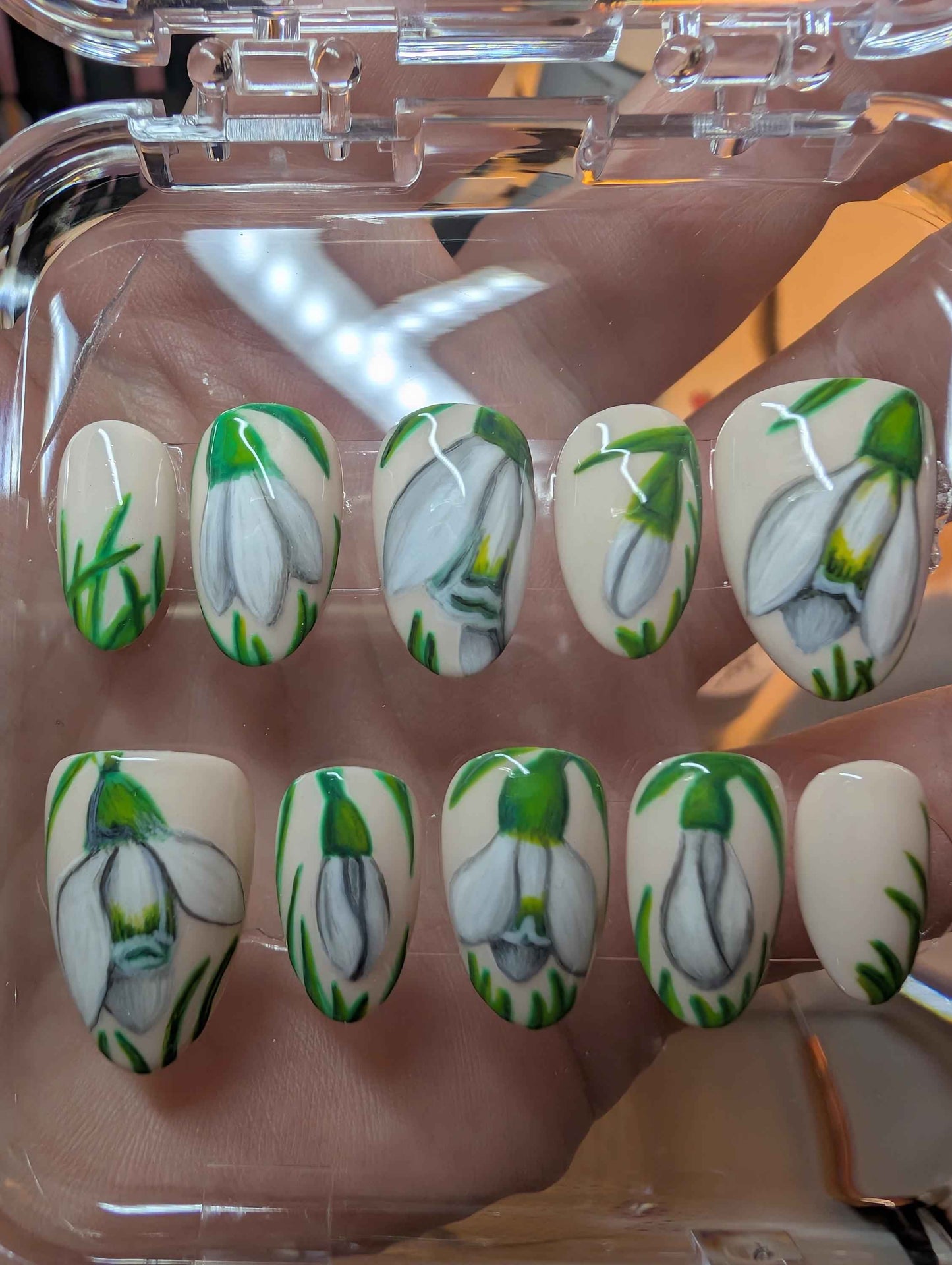 Custom Flowers Press On Nails UK | Luxury Reusable 10pc Nail Set | Personalizable Artificial Nails - Nikki Nailed it