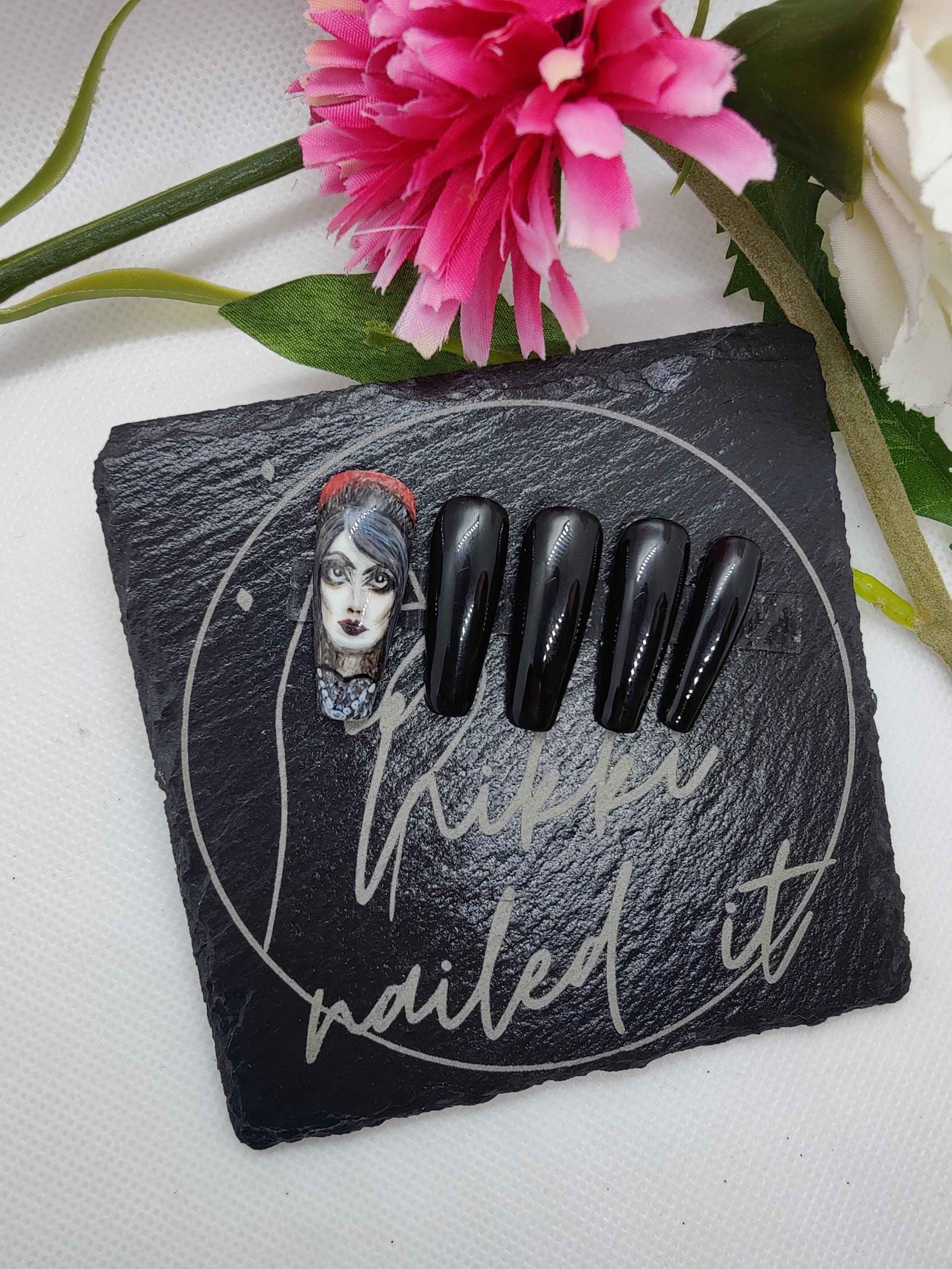 Custom Portrait Press On Nails UK | Luxury Reusable 10pc Nail Set | Personalised Artificial Nails - Nikki Nailed it