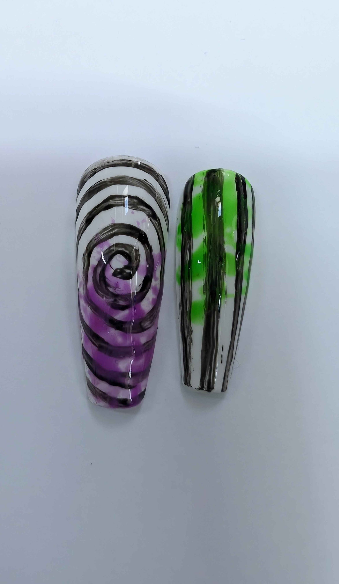 Halloween Beetlejuice Press On Nails UK | Luxury 10pc Artificial Nail Set | Reusable Green & Purple Nails - Nikki Nailed it