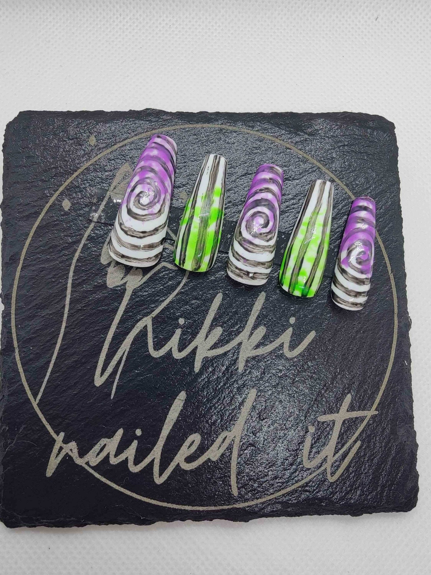 Halloween Beetlejuice Press On Nails UK | Luxury 10pc Artificial Nail Set | Reusable Green & Purple Nails - Nikki Nailed it